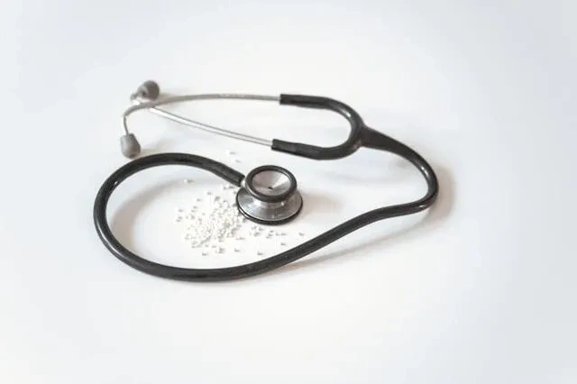 dr equipment on table